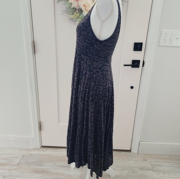 FREE People grey and black cheetah print sleeveless midi dres - Picture 3 of 7